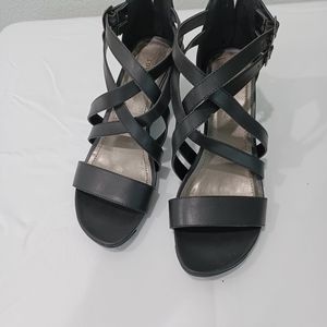 Covington Camelia black strapped wedge 8M
